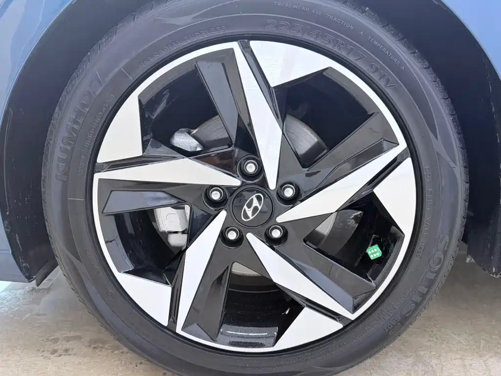 Hyundai Elantra — миниатюра 22