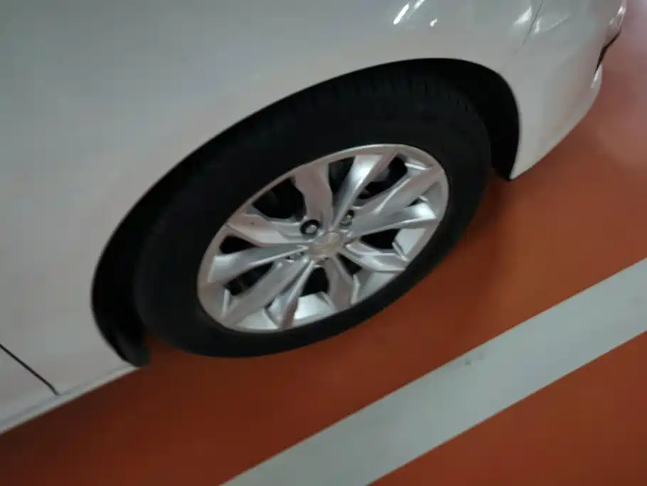 Chevrolet Malibu XL — миниатюра 6