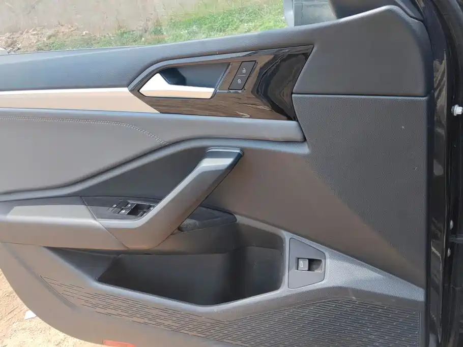 Volkswagen Sagitar — миниатюра 7