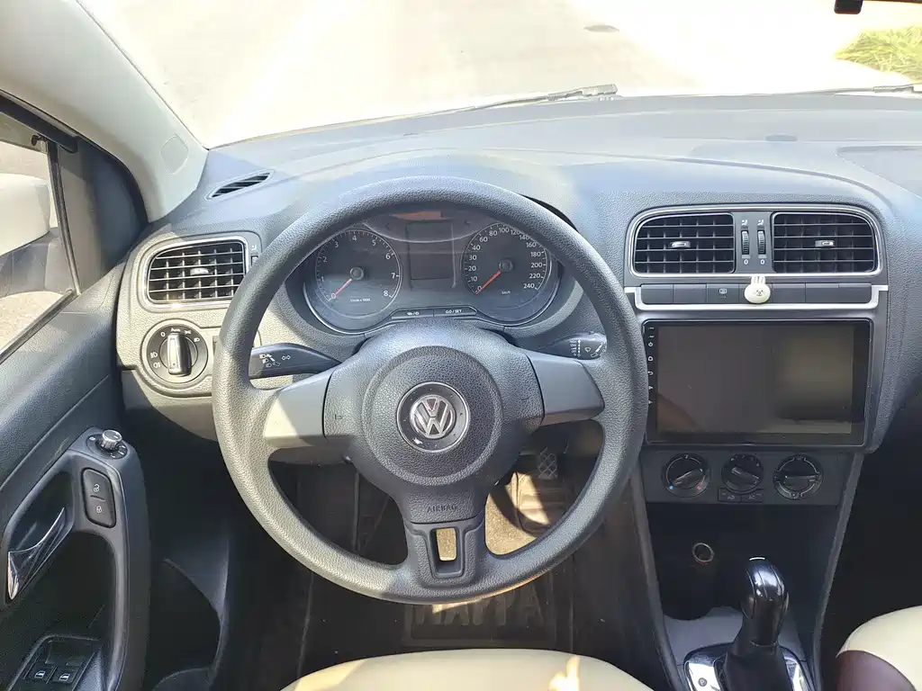 Volkswagen Polo — миниатюра 7