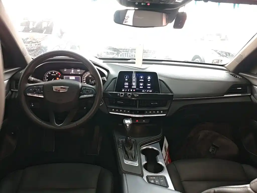Cadillac CT4 — миниатюра 10