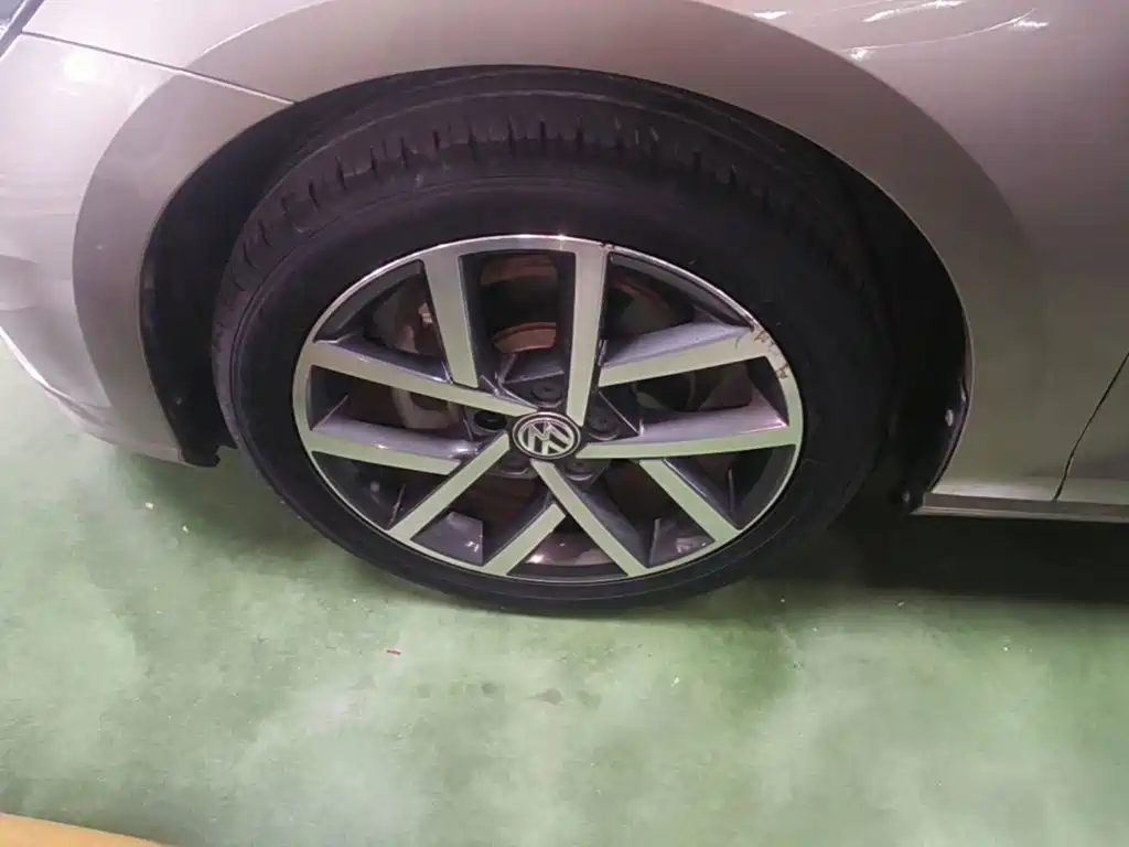 Volkswagen Golf — миниатюра 23