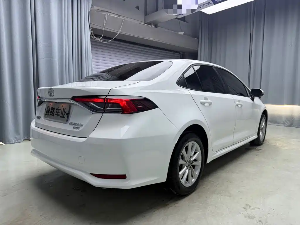 Toyota Corolla — миниатюра 4