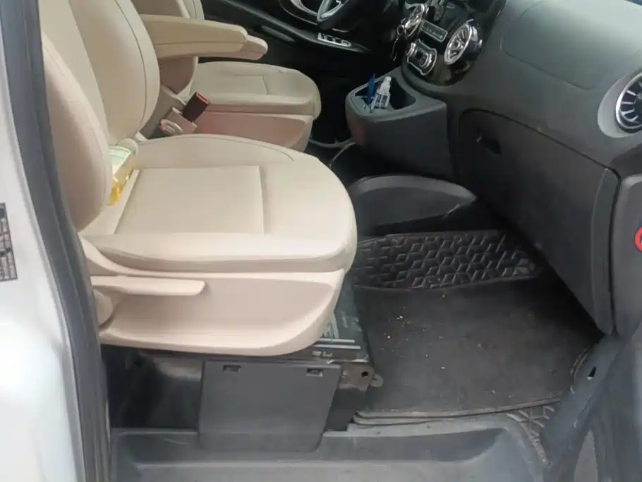 Mercedes-Benz Vito — миниатюра 8