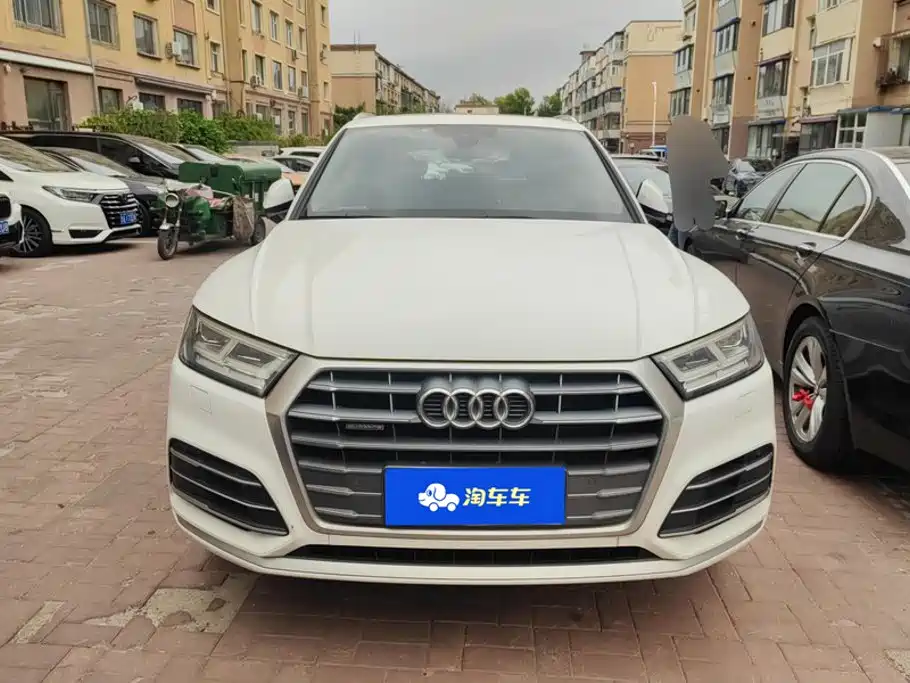 Audi Q5L — миниатюра 2