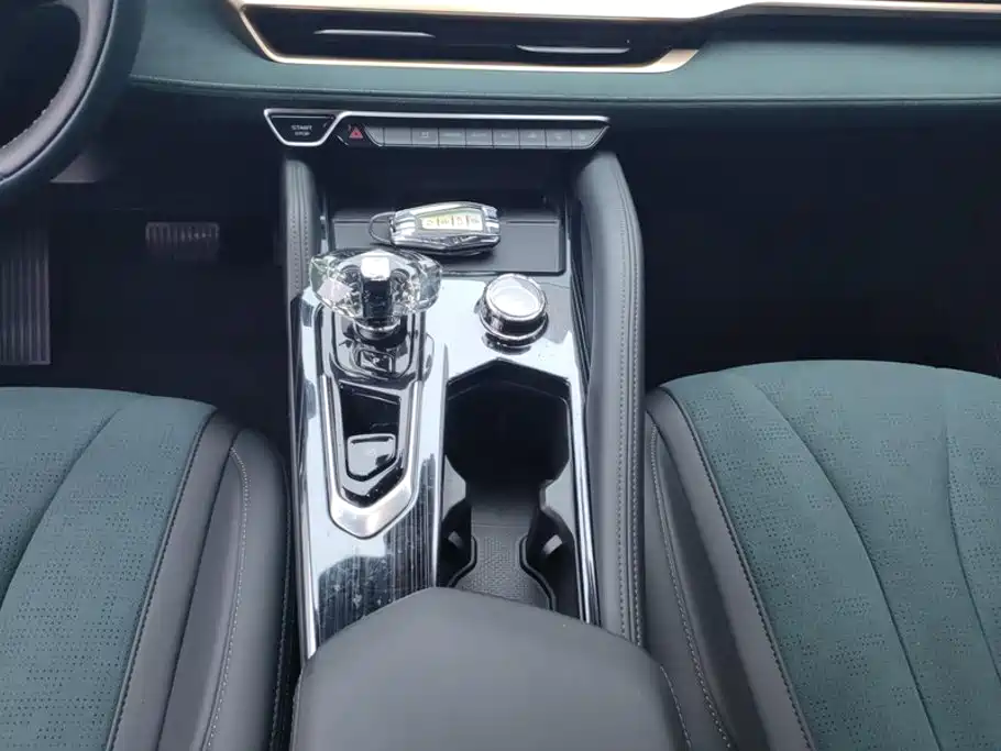 Geely Xingyue L — миниатюра 16