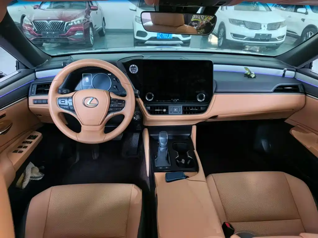 Lexus ES — миниатюра 10