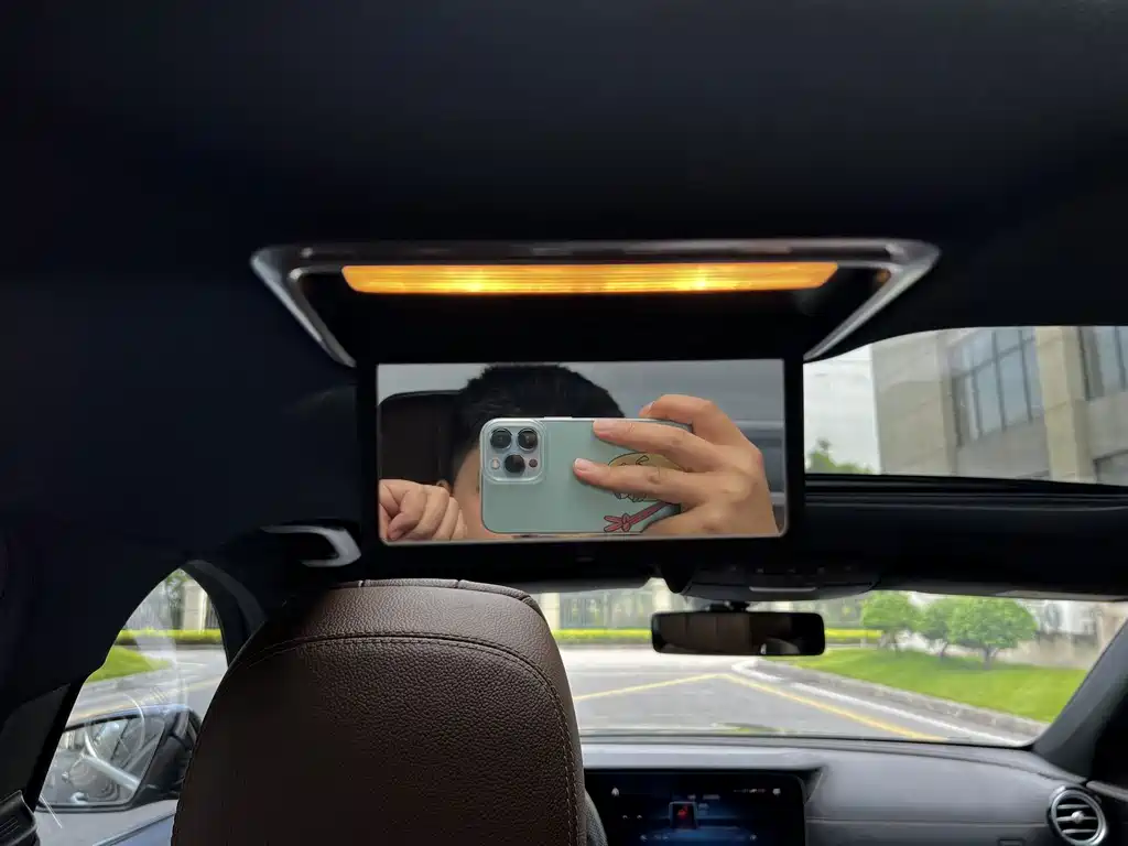 Mercedes-Benz E-Class New Energy — миниатюра 12