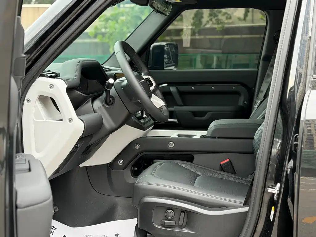 Land Rover Defender — миниатюра 9