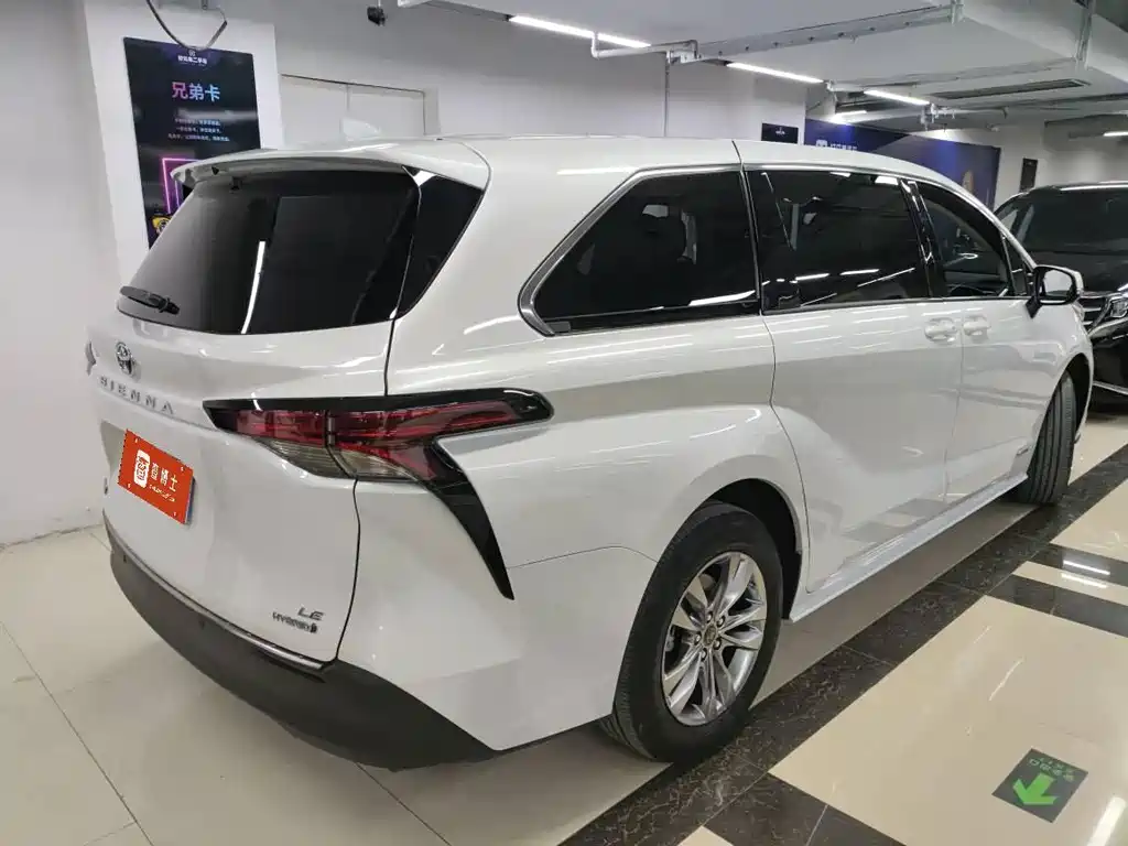 Toyota Granvia — миниатюра 4