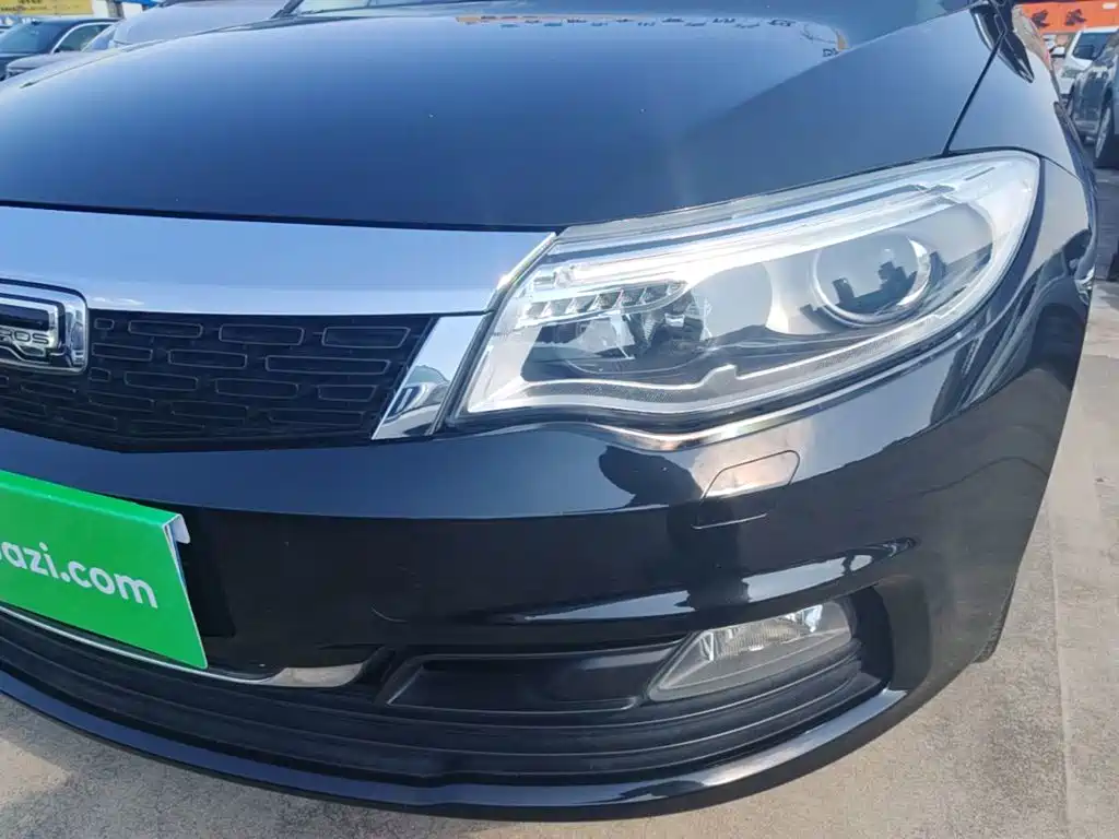 Qoros Qoros 3 — миниатюра 24