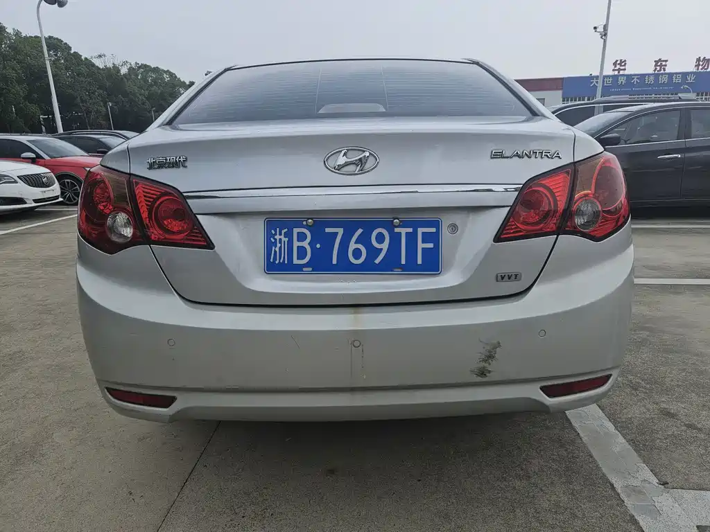 Hyundai Elantra — миниатюра 8