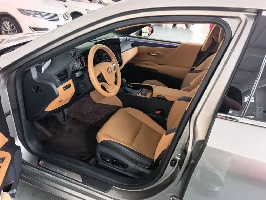 Lexus ES — миниатюра 15