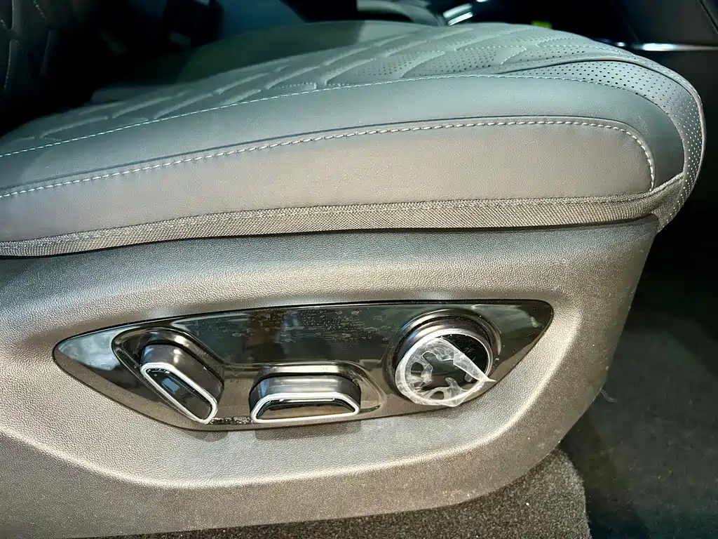 BYD Sealion 07 EV — миниатюра 35