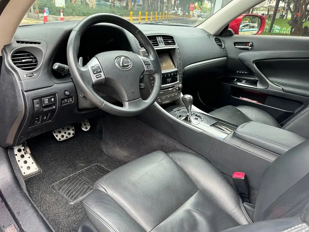 Lexus IS — миниатюра 5