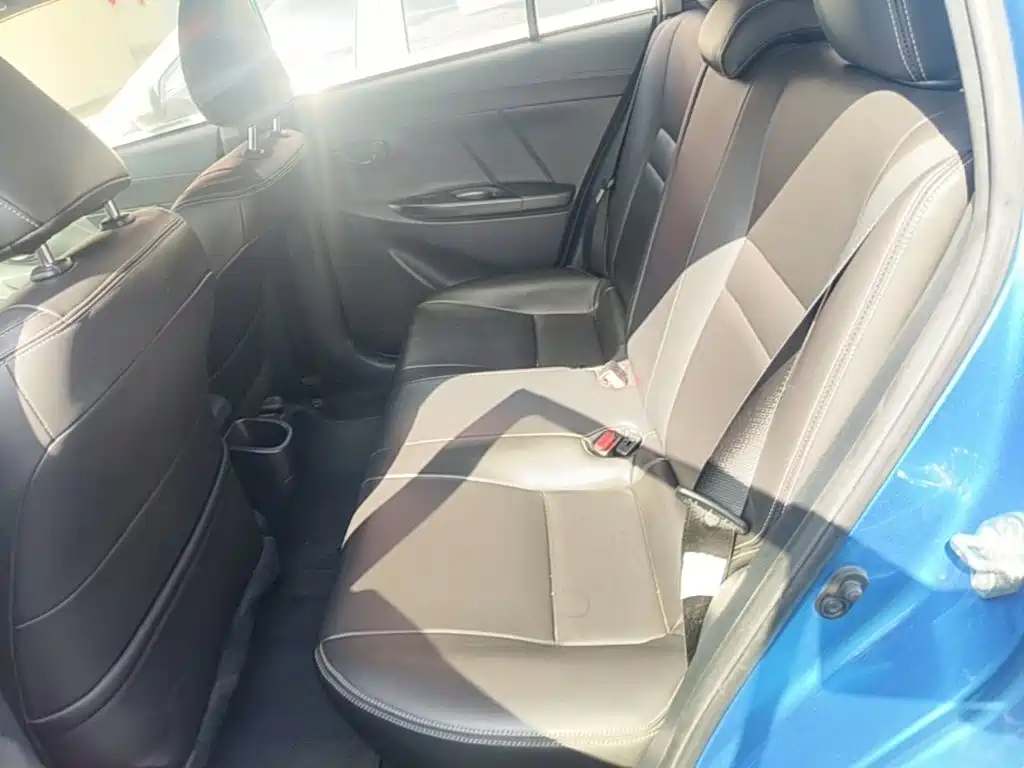 Toyota Yaris L — миниатюра 17