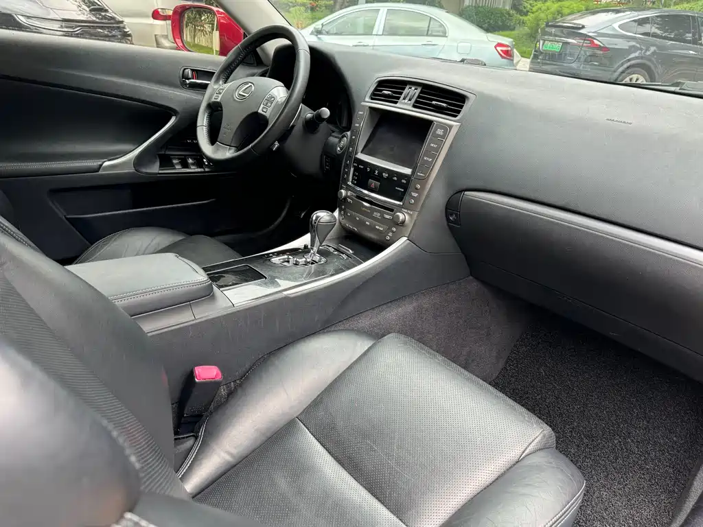 Lexus IS — миниатюра 10