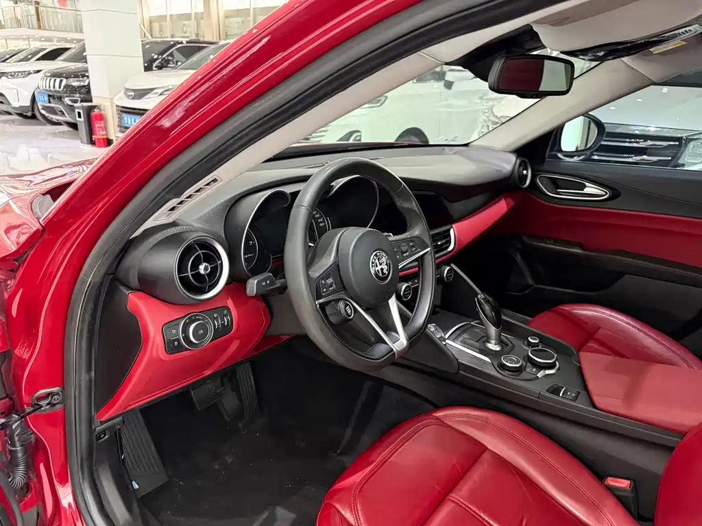 Alfa Romeo Giulia — миниатюра 5