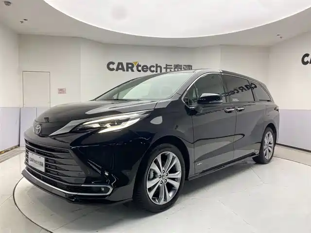 TOYOTA SIENNA 2025