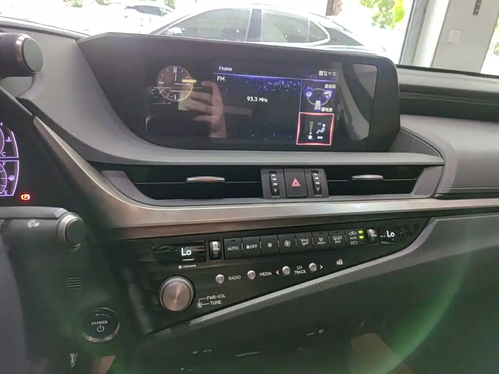 Lexus ES — миниатюра 13