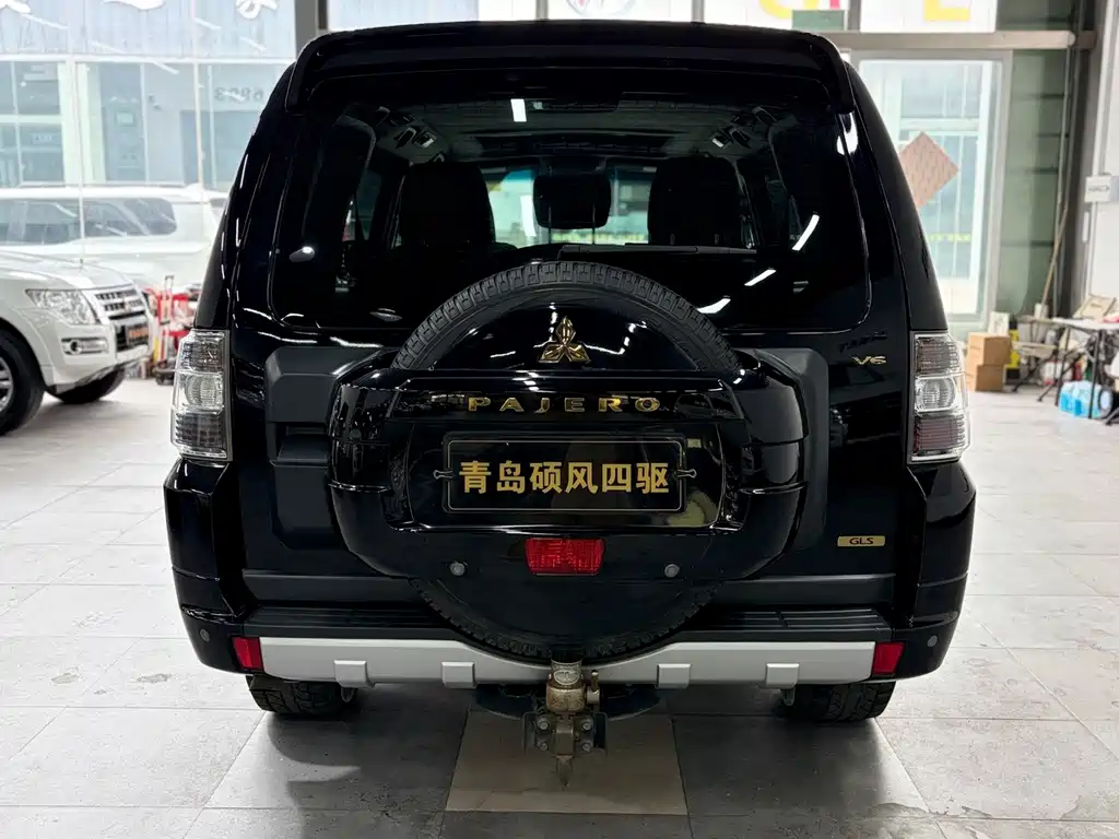 Mitsubishi Pajero (Import) — миниатюра 4