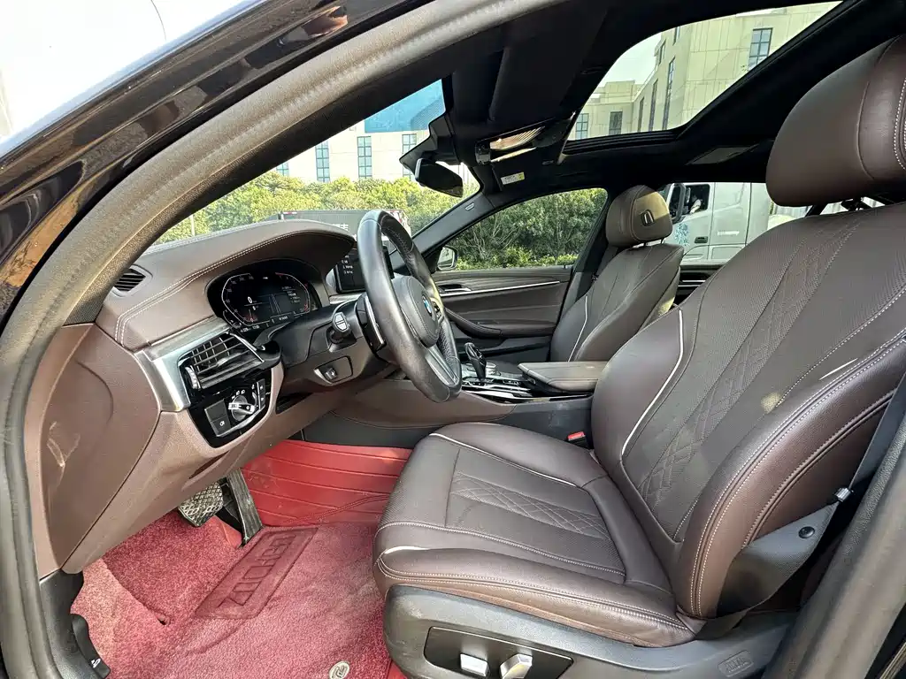 BMW 5 Series — миниатюра 3