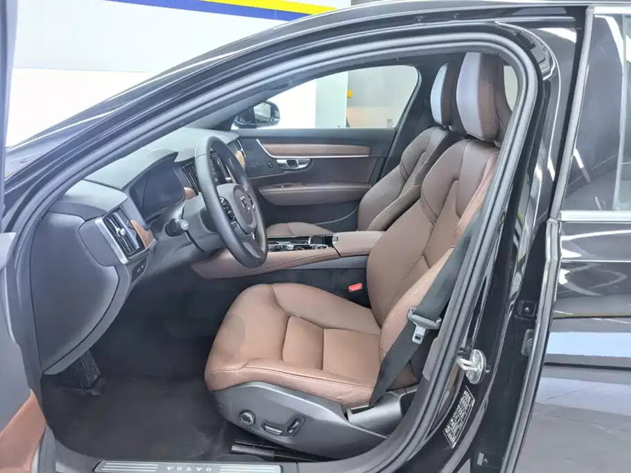 Volvo S90 — миниатюра 9
