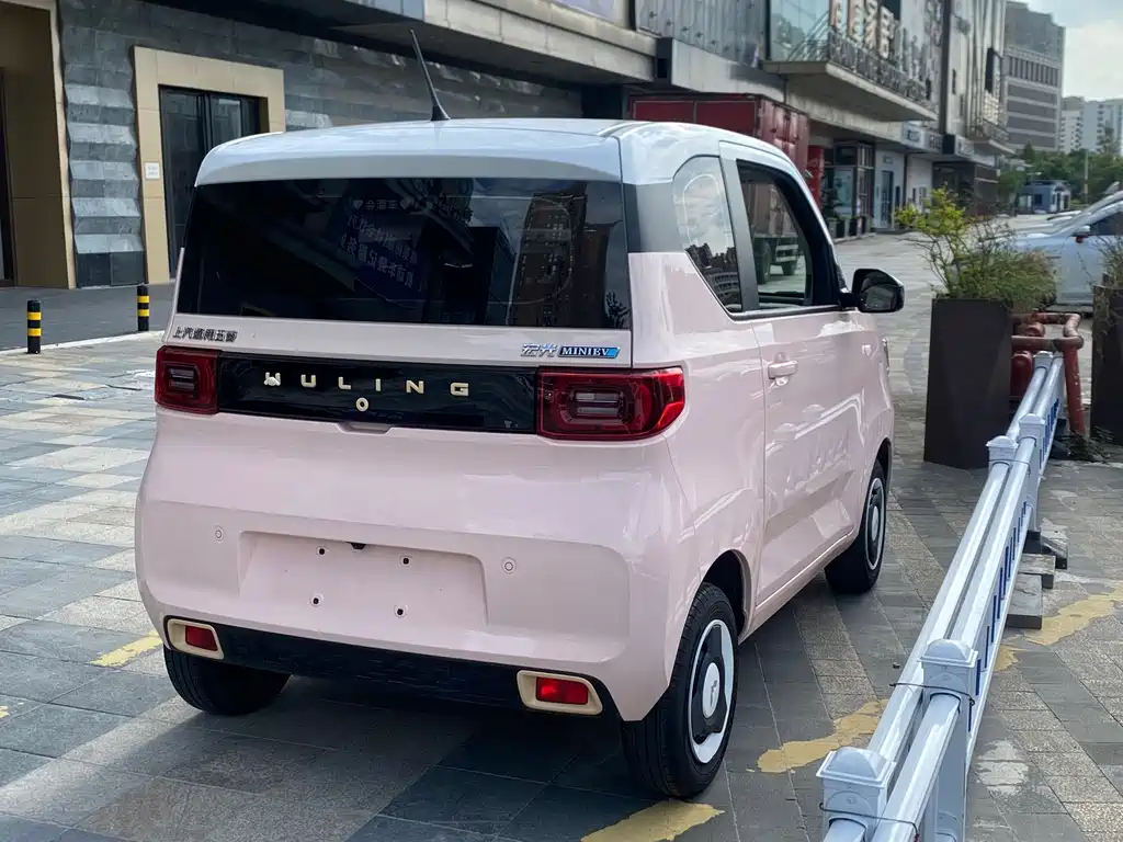 Wuling MINIEV — миниатюра 10