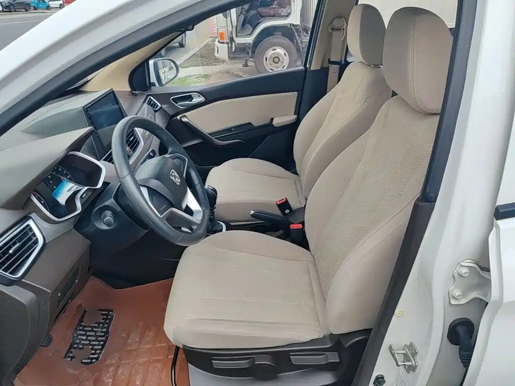 Baojun 310W — миниатюра 15