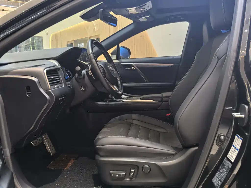 Lexus RX — миниатюра 9