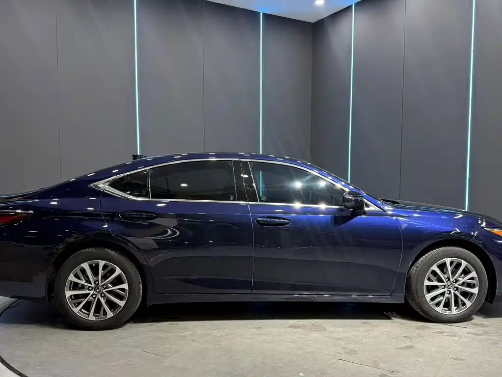 Lexus ES — миниатюра 5