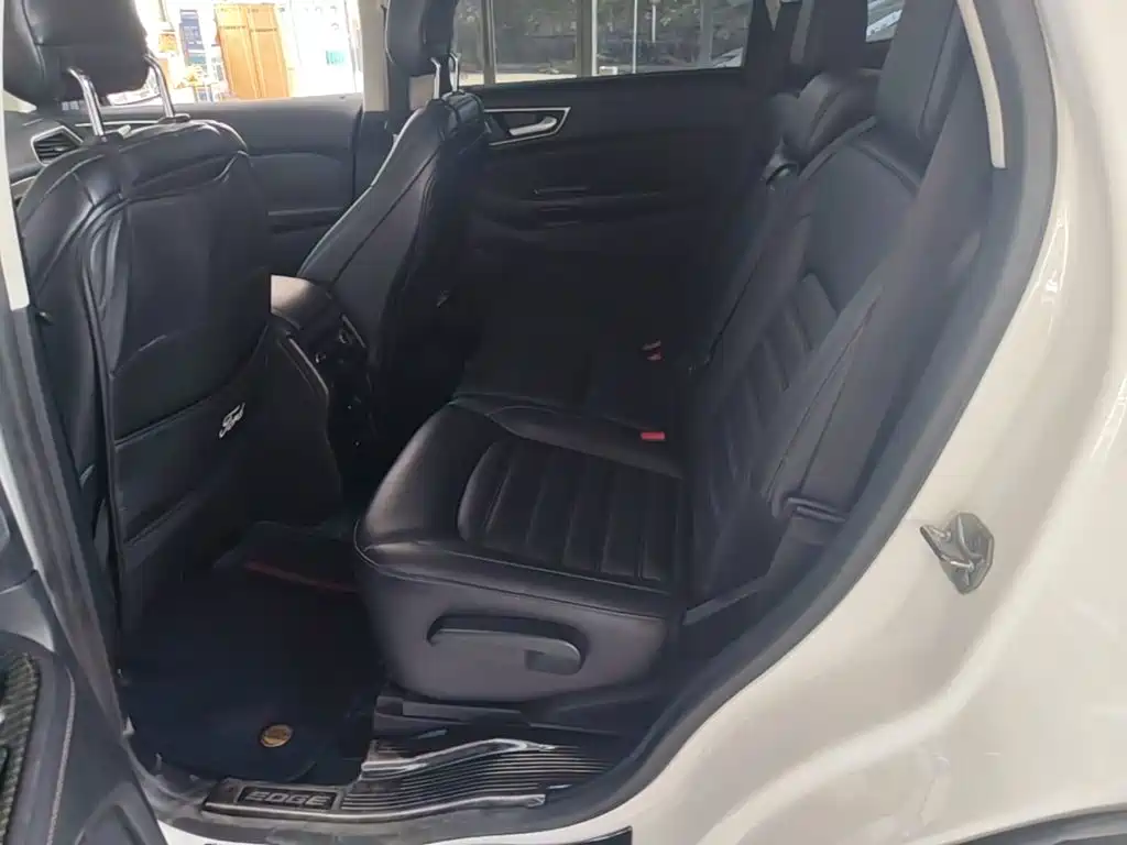 Ford Edge — миниатюра 17