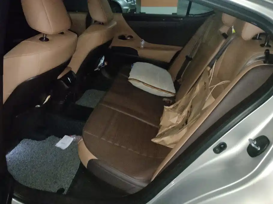 Lexus ES — миниатюра 11