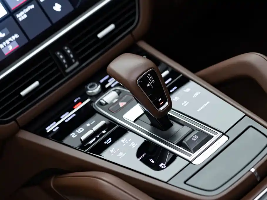 Porsche Cayenne — миниатюра 16
