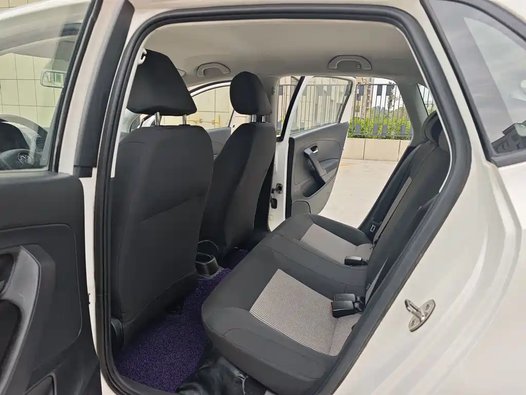 Volkswagen Polo — миниатюра 8
