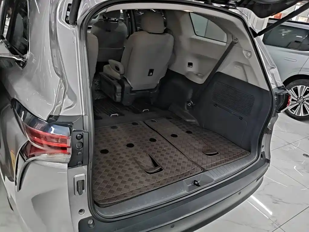 Toyota Sienna — миниатюра 19