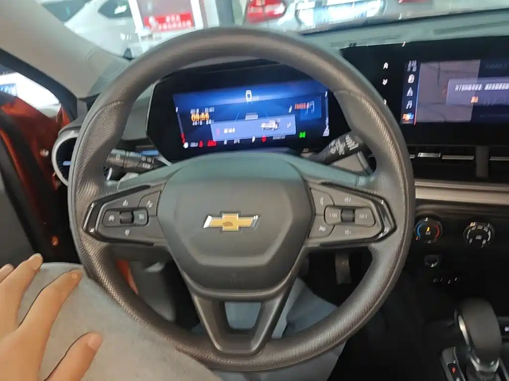 Chevrolet Seeker — миниатюра 11