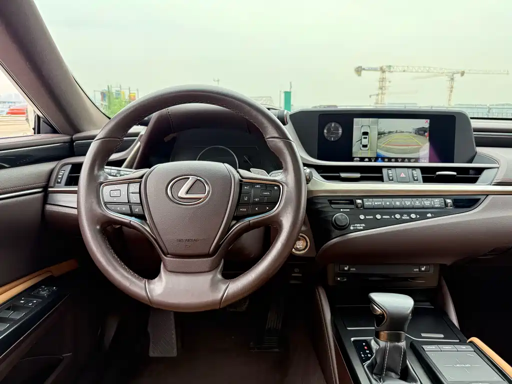 Lexus ES — миниатюра 12