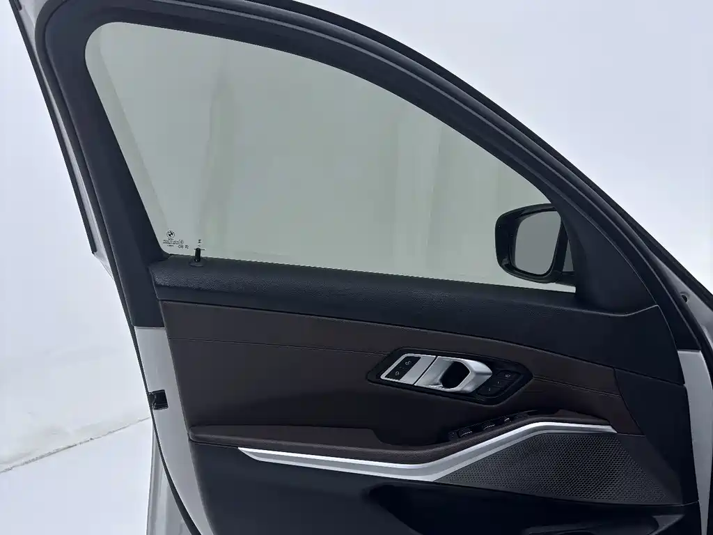 BMW 3 Series — миниатюра 21