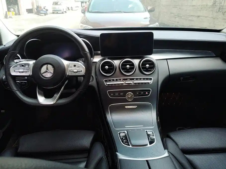 Mercedes-Benz C-Class — миниатюра 12