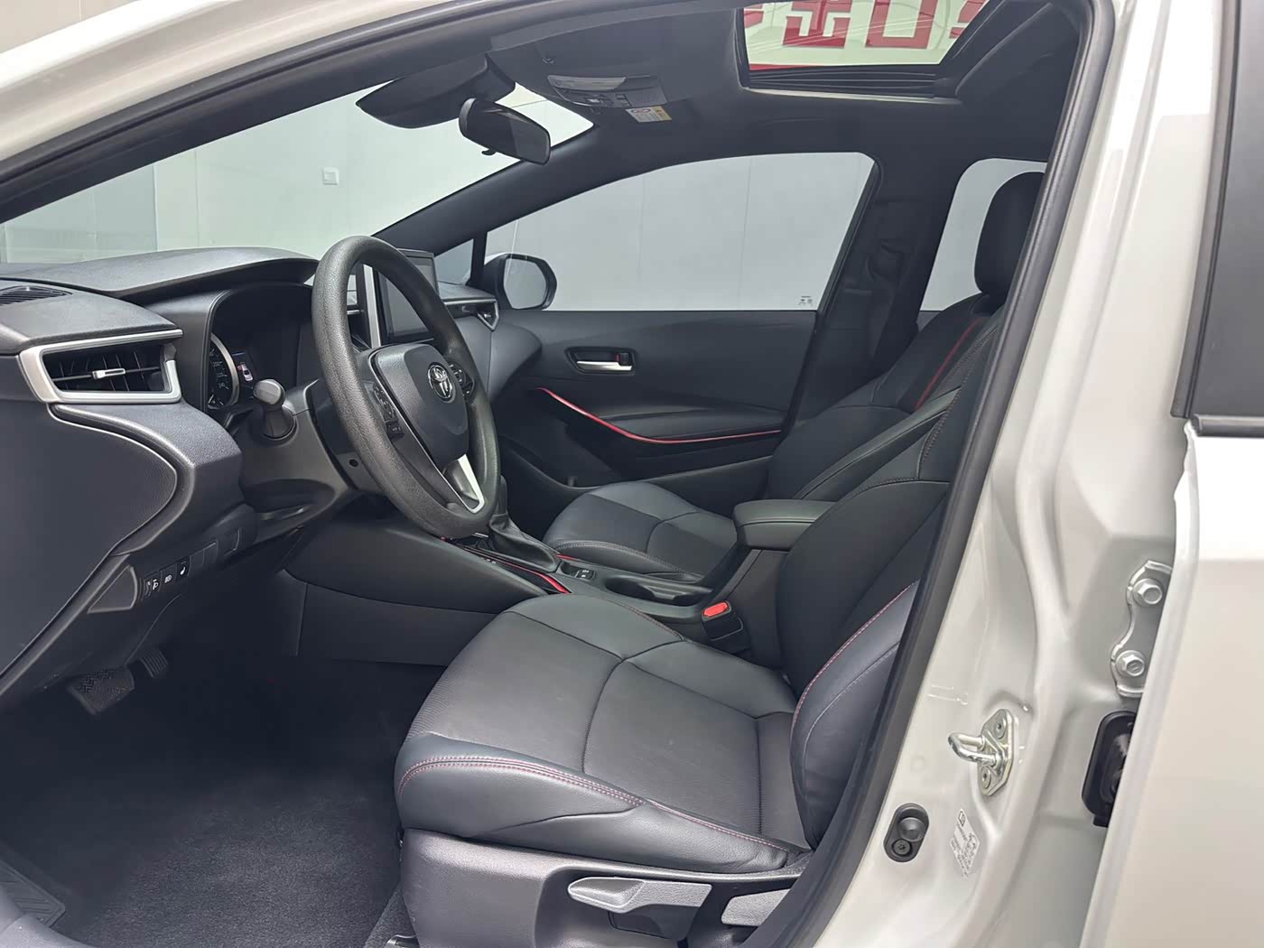 Toyota Levin 1.2 л 2022 г. Белый, пробег 36000 км