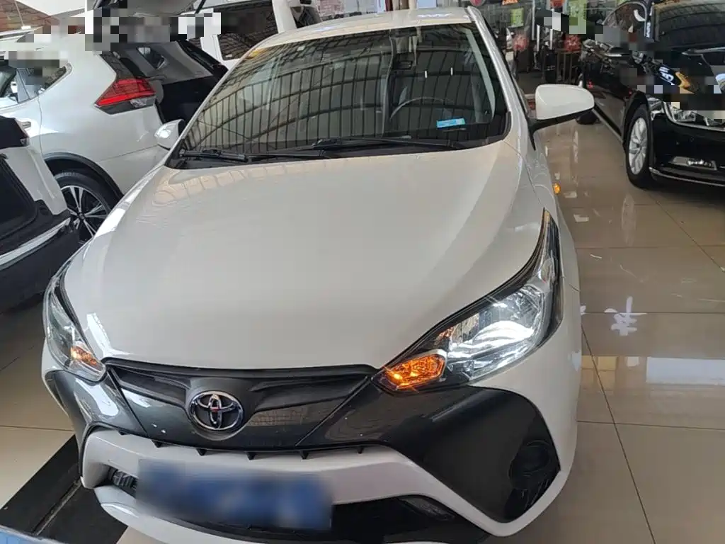 Toyota Yaris L — миниатюра 3