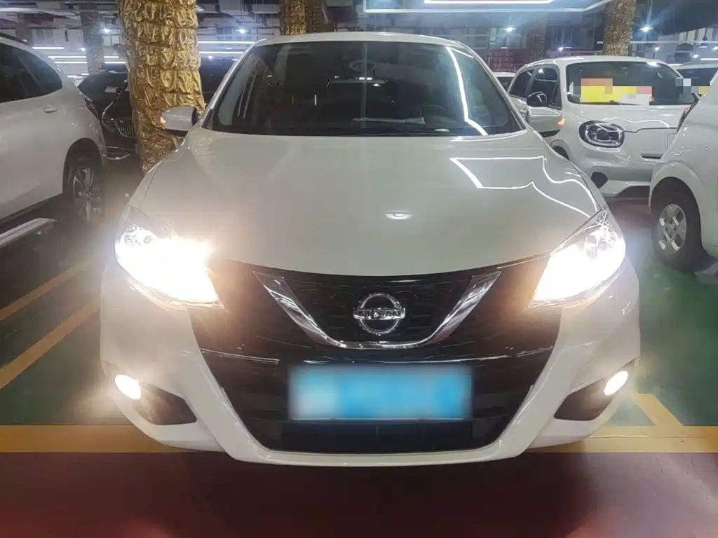 Nissan Tiida — миниатюра 3