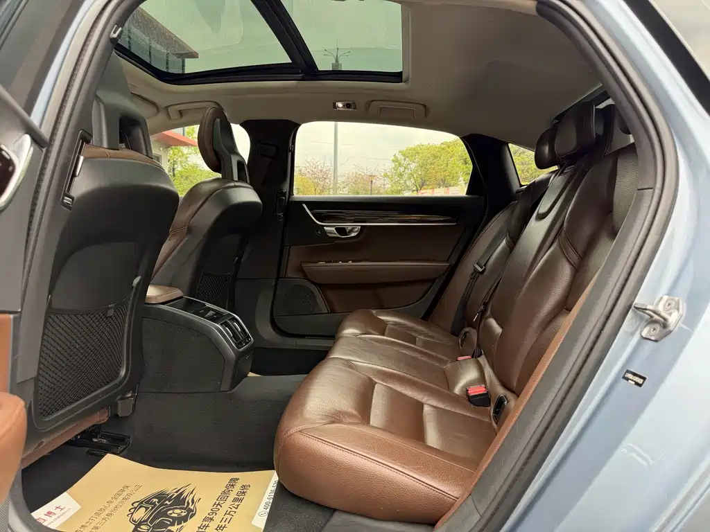 Volvo S90 — миниатюра 5