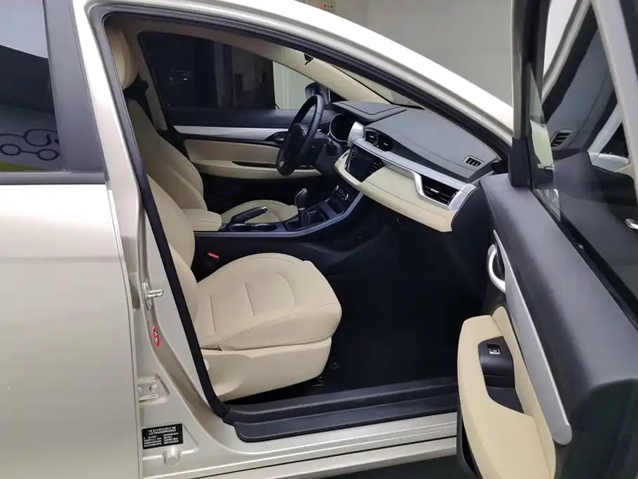 Geely Emgrand — миниатюра 8