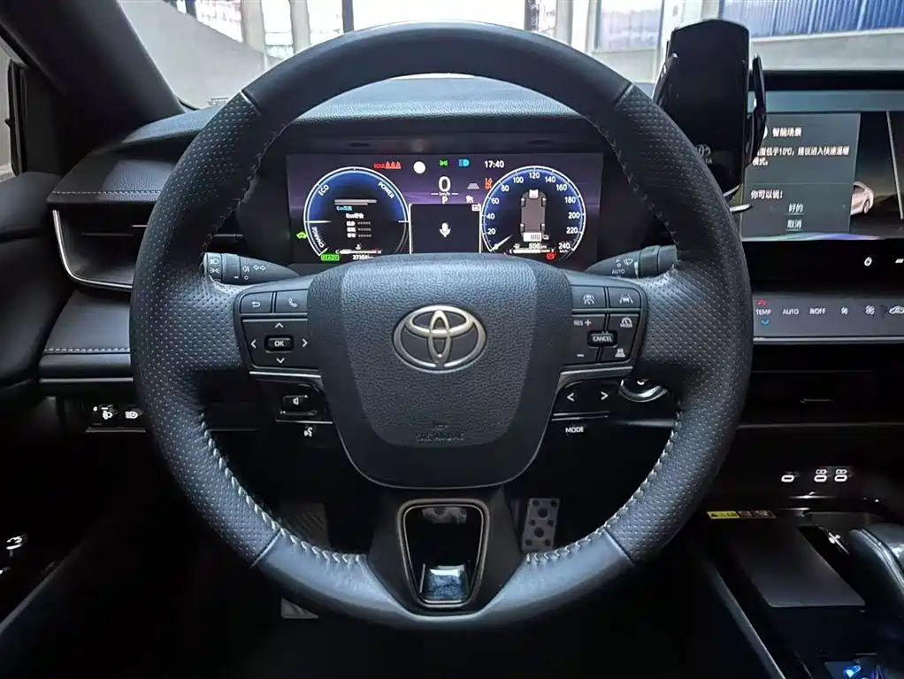 TOYOTA CAMRY