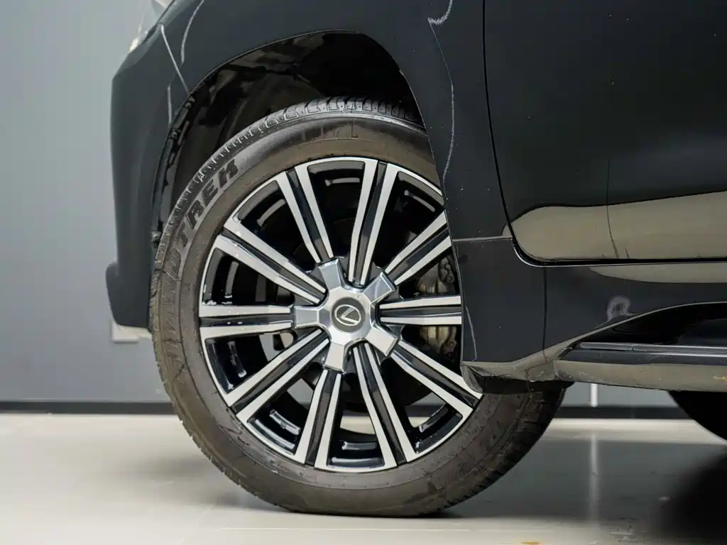 Lexus LX — миниатюра 5
