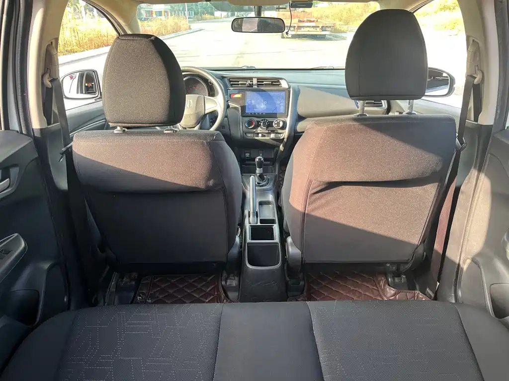 Honda Fit — миниатюра 8