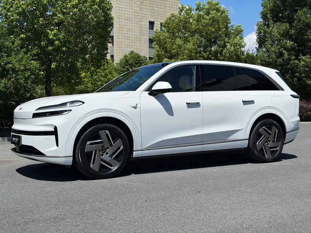 ONVO L90.