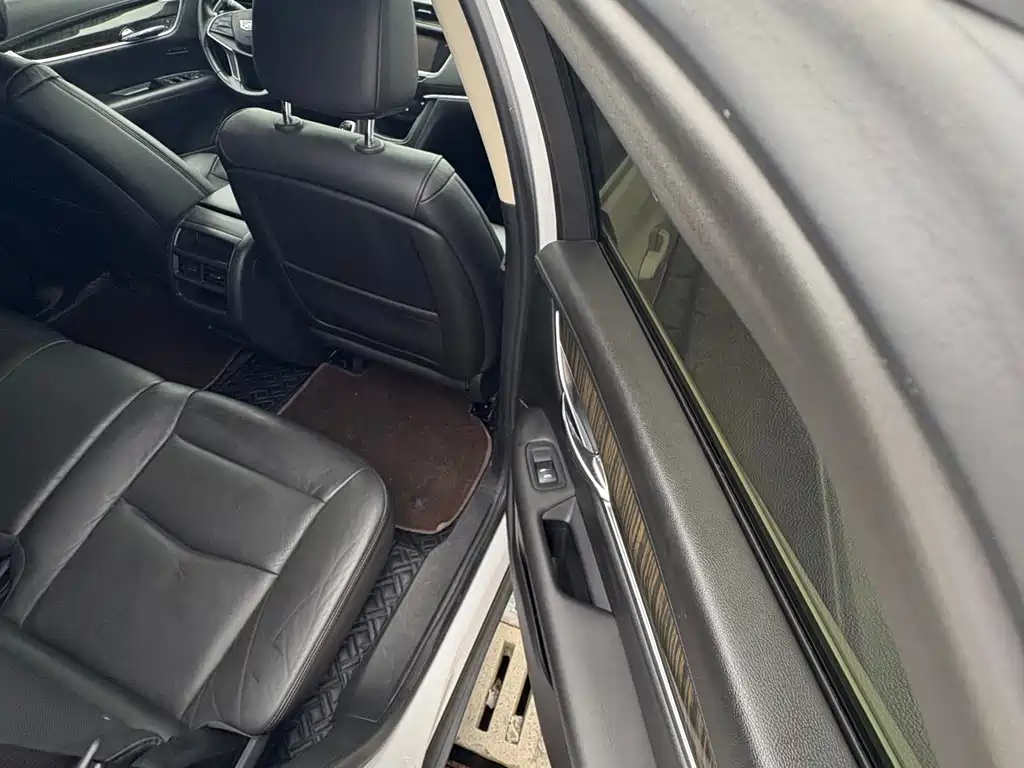 Cadillac XT5 — миниатюра 10